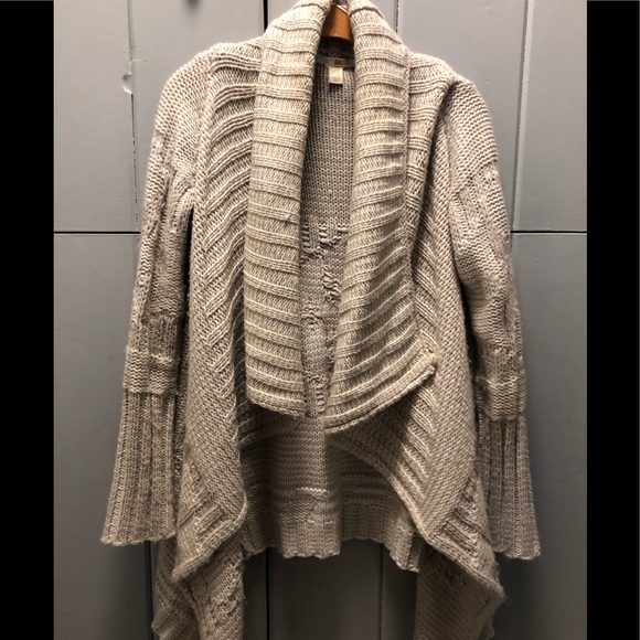 Sweater - Picture 1 of 4